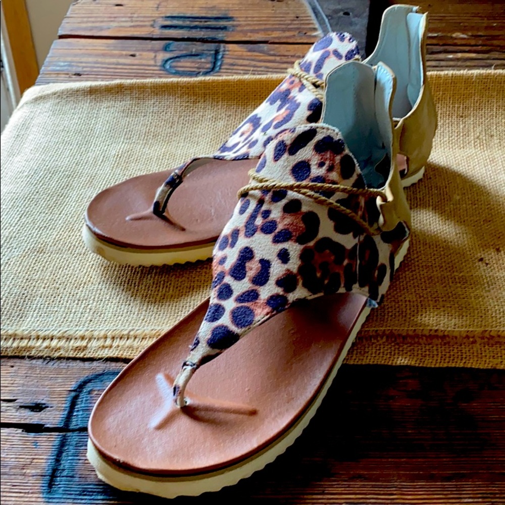 Super cute leopard sandals worn one time